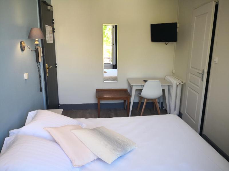 Standard Double Room image 1