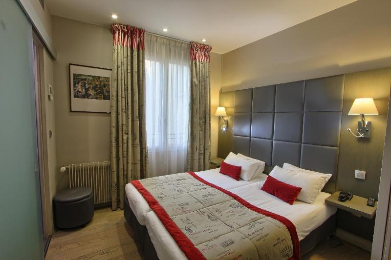 Interconnecting Room image 2