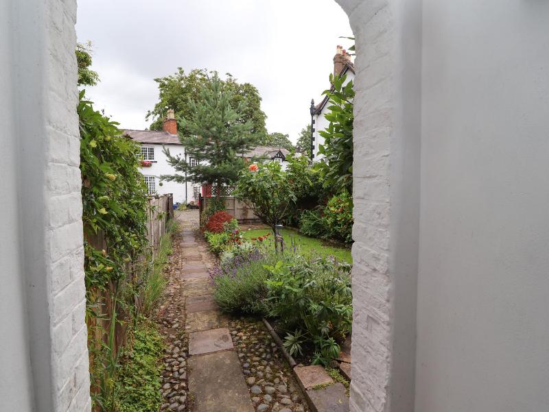 2 Ashby Place - image 42