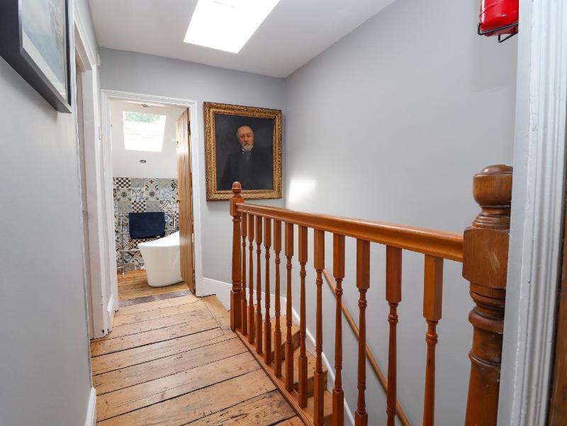 2 Ashby Place - image 33