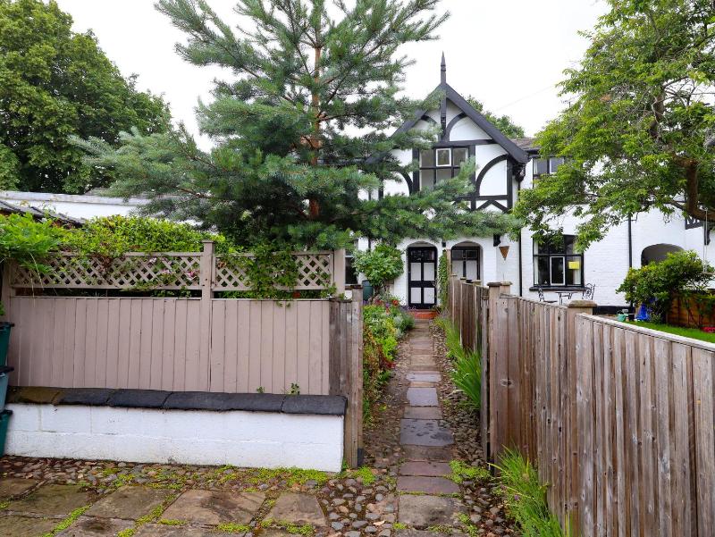 2 Ashby Place - image 29