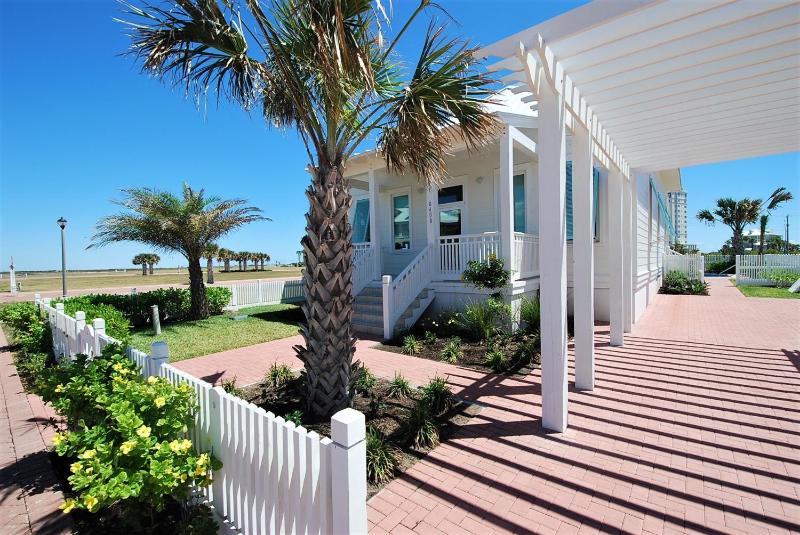 Coastal Home - image 6