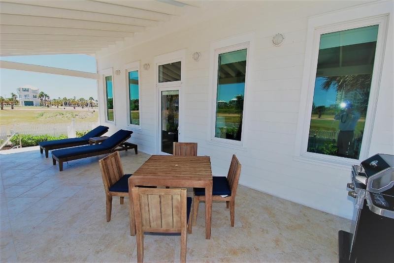Coastal Home - image 13
