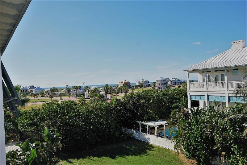 Four-Bedroom Holiday Home image 3