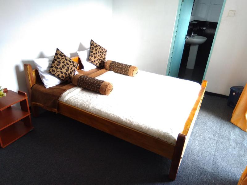 Bezel Bungalow Nuwara Eliya - image 5