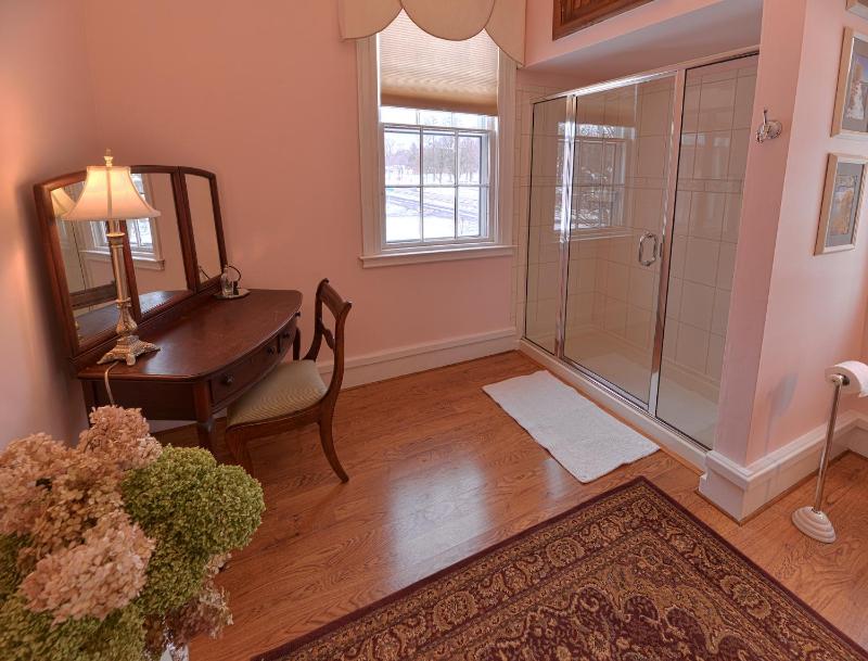 One-Bedroom Suite image 3