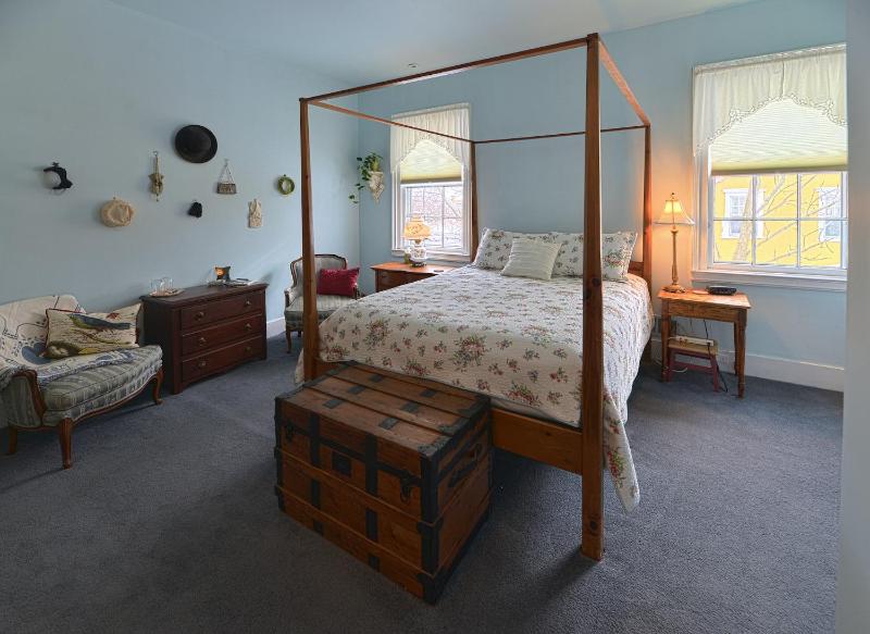 Double Room with Private Bathroom image 2
