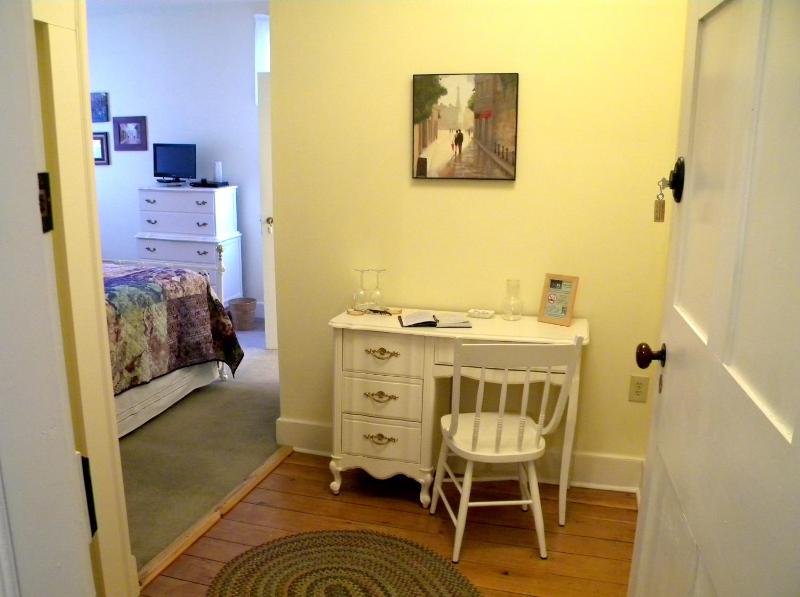 Superior Queen Room image 3