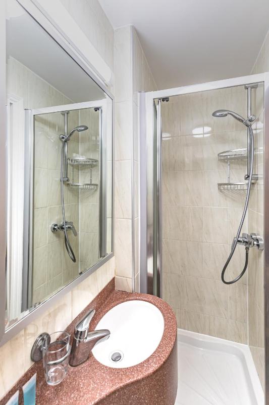 Single Room image 3