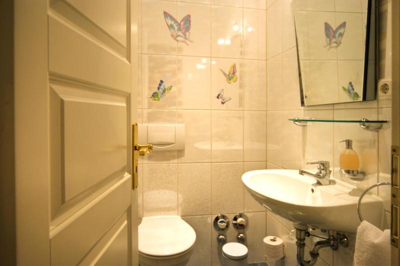 Holiday Apartment (2 Adults + 2 Children) image 4