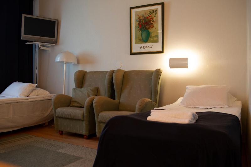 Family Room image 2