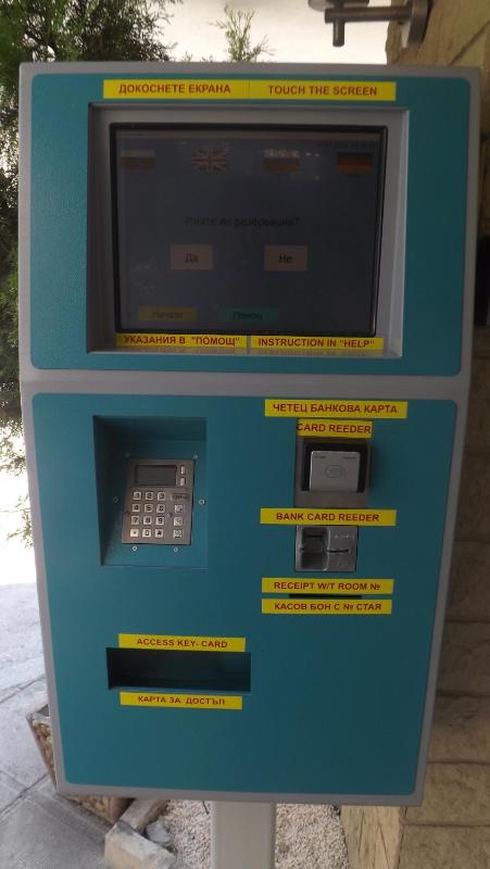 Deluxe Double Room with Balcony image 4