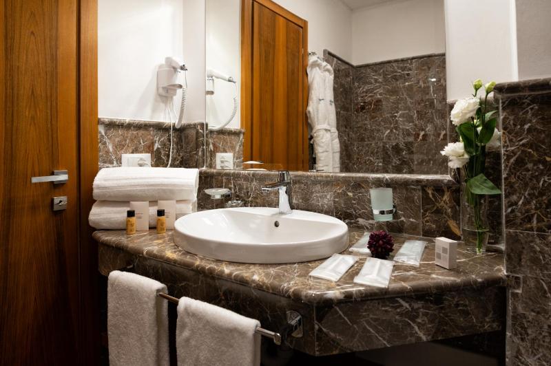 Taormina Park Hotel - image 23
