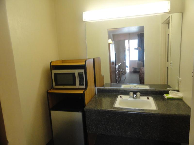 King Room with Spa Bath image 3