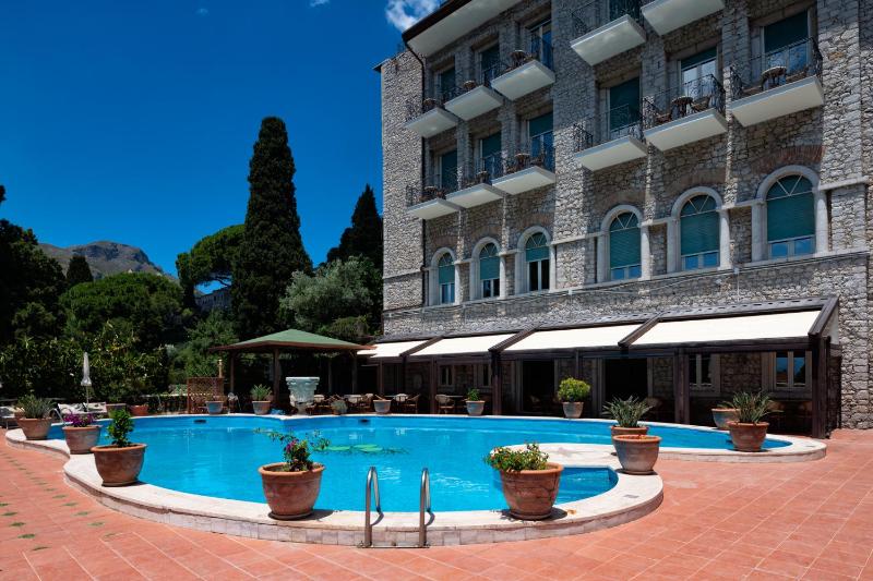 Taormina Park Hotel - image 29