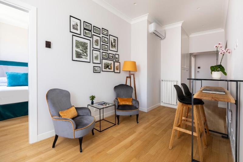 Deluxe Double Room image 4