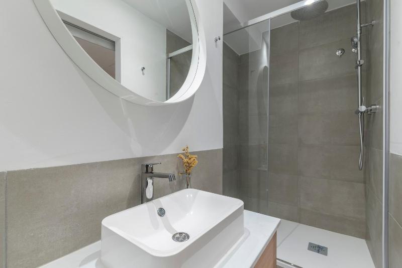 Three-Bedroom Apartment with Balcony image 3