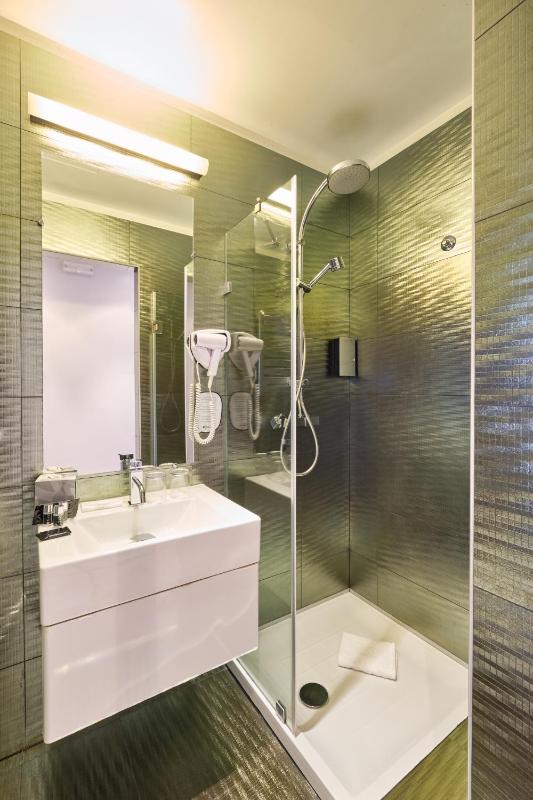 Double or Twin Room image 2
