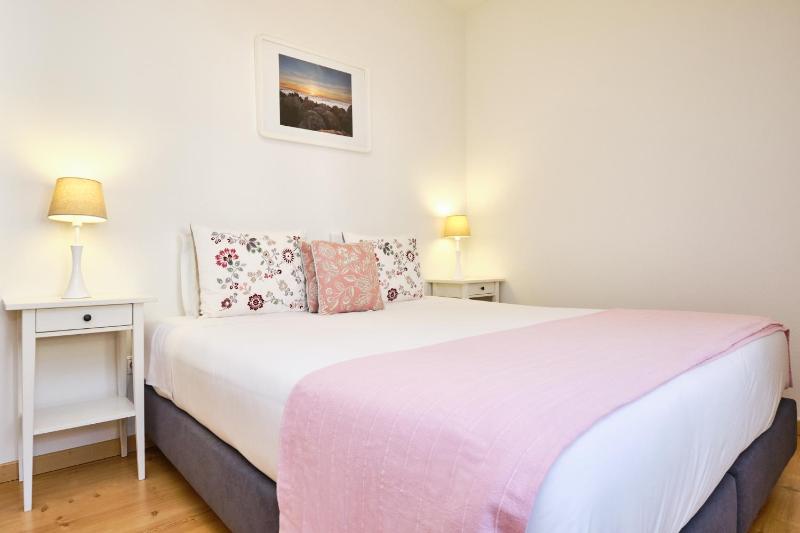 Deluxe Two-Bedroom Apartment image 2