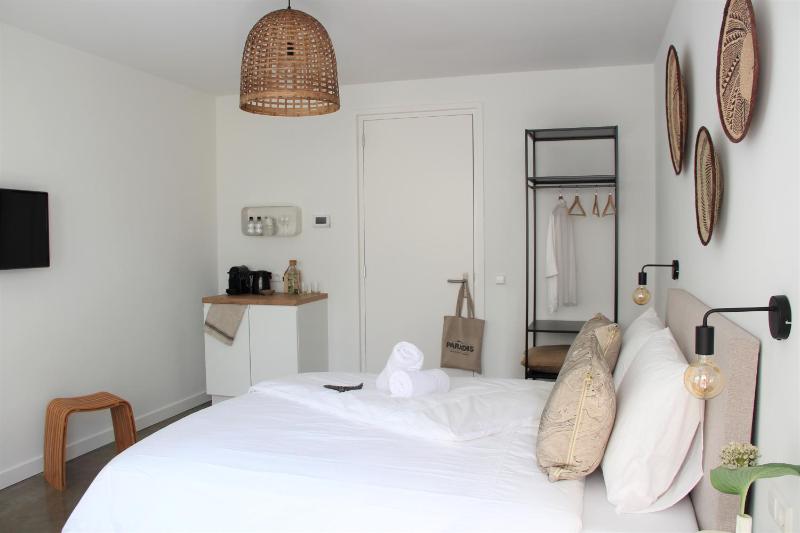 Superior Twin Room image 3