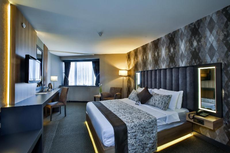 Standard Double or Twin Room image 3