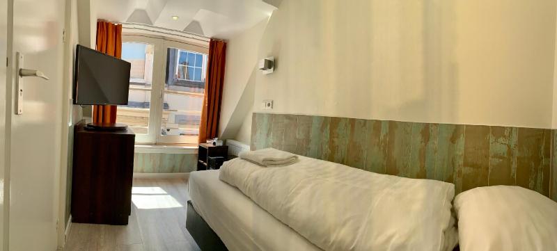 Single Room image 1