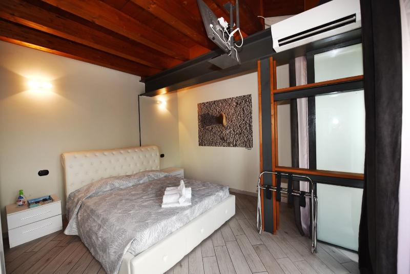 Junior Suite with Balcony image 4
