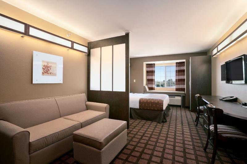 Queen Suite - Non-Smoking image 1