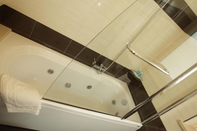 Superior Double Room image 4