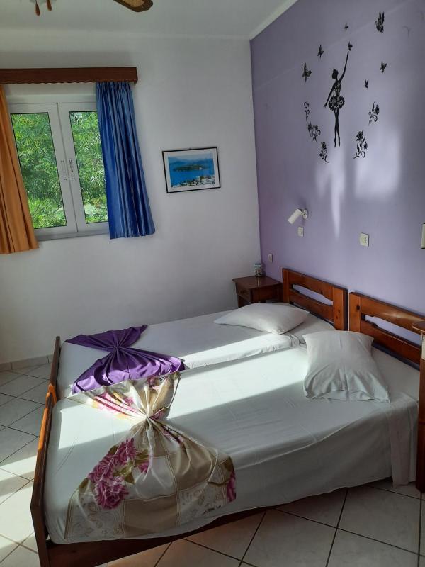 One-Bedroom Apartment image 2