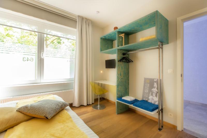 Double Room image 3