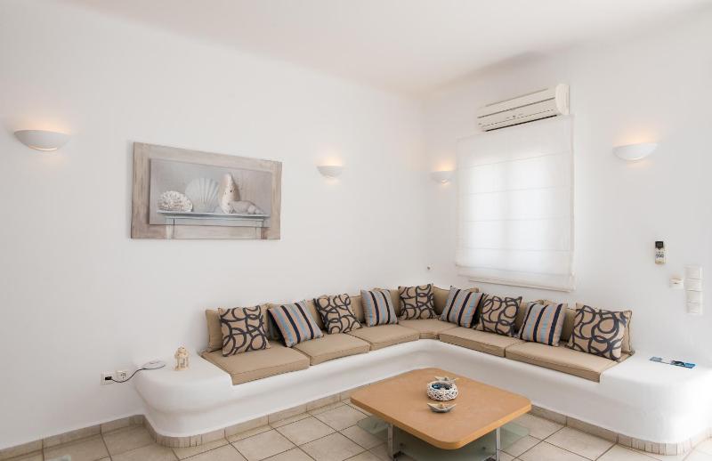 Two-Bedroom Apartment with Sea View - Split Level image 3