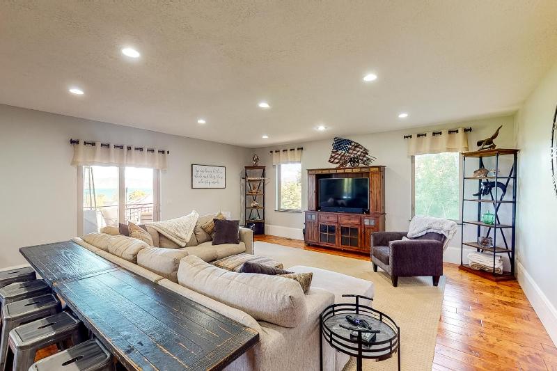 Eight Bedroom House image 1