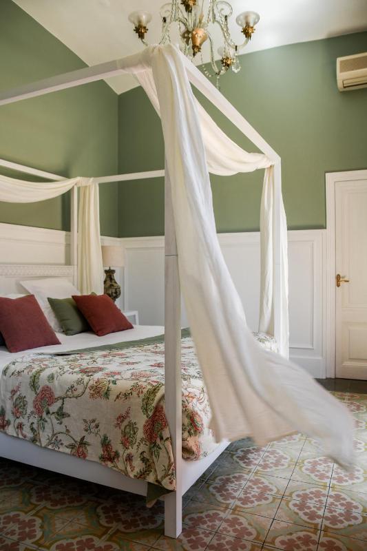 Junior Suite with Terrace image 2