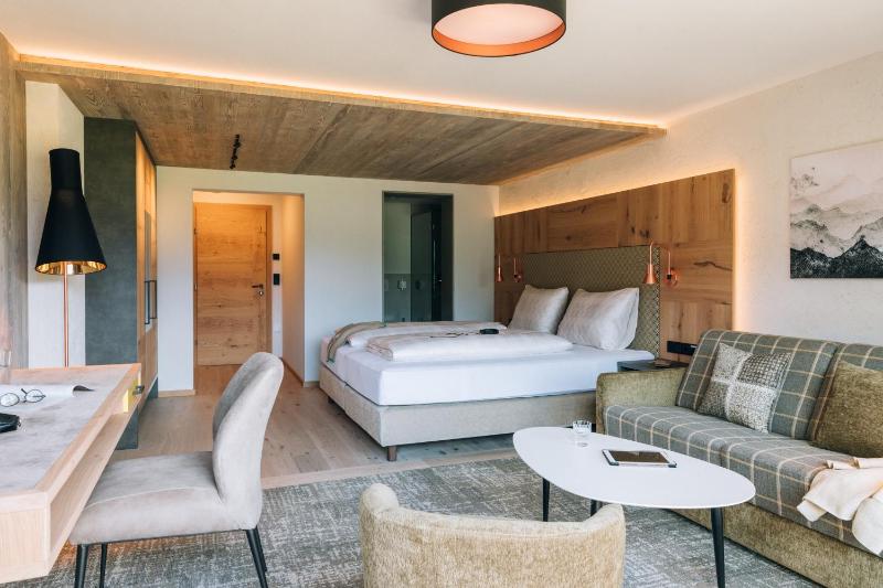 Double Room with Balcony image 1