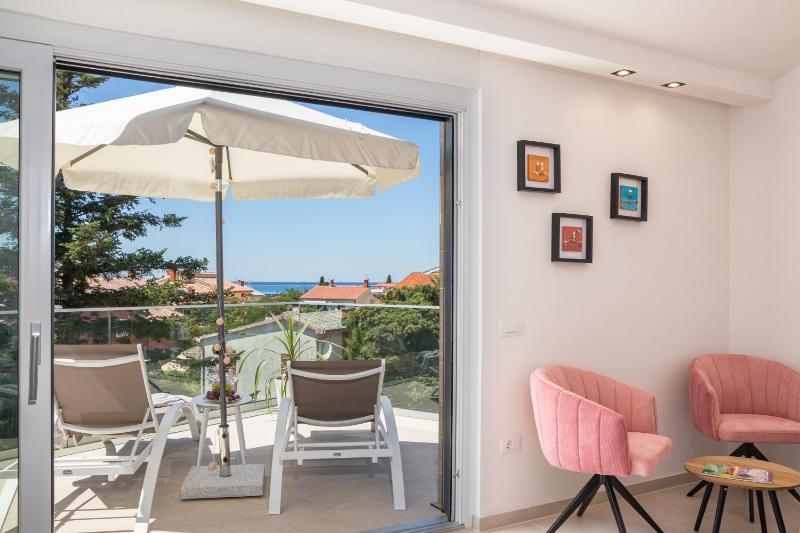 Villa Elena Deluxe mit Whirlpool und beheiztem Pool am Meer und wunderschönen Blick auf die Brijuni Inseln - image 33