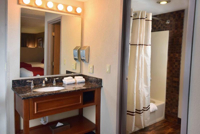 Junior Suite with River View - Non-Smoking image 1