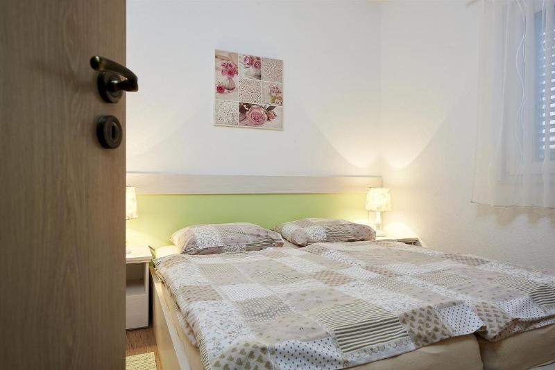One-Bedroom Apartment with Terrace and Sea View image 3