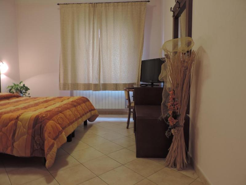 Double Room image 3