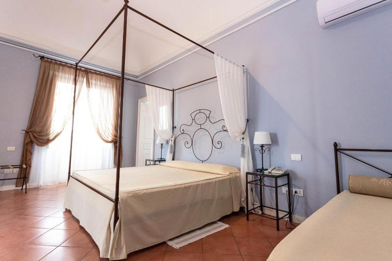 Triple Room image 3