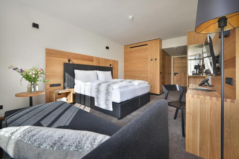 Superior Double Room image 4