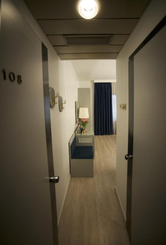 Triple Room image 2
