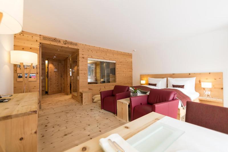Suite with Garden image 2