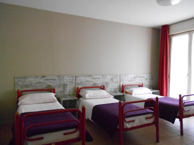 Triple Room with Private External Bathroom image 2