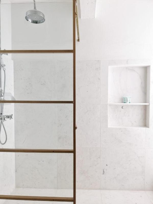 Queen Room - Disability Access image 2