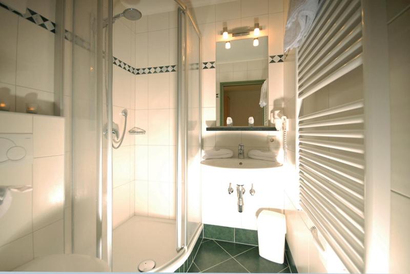 Superior Triple Room image 3