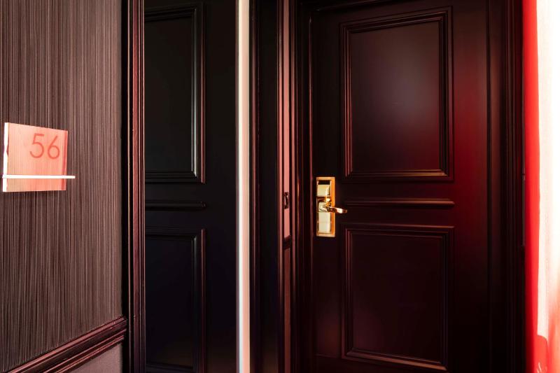 Deluxe Family Room image 2