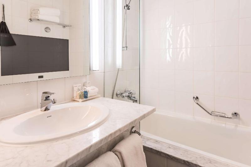 Executive Suite image 2