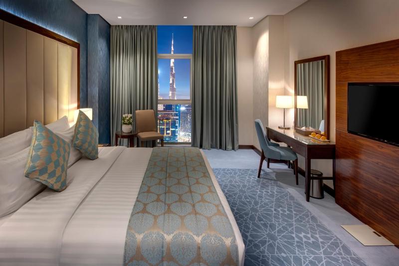 Three Bedroom Apartment Burj Khalifa View image 2