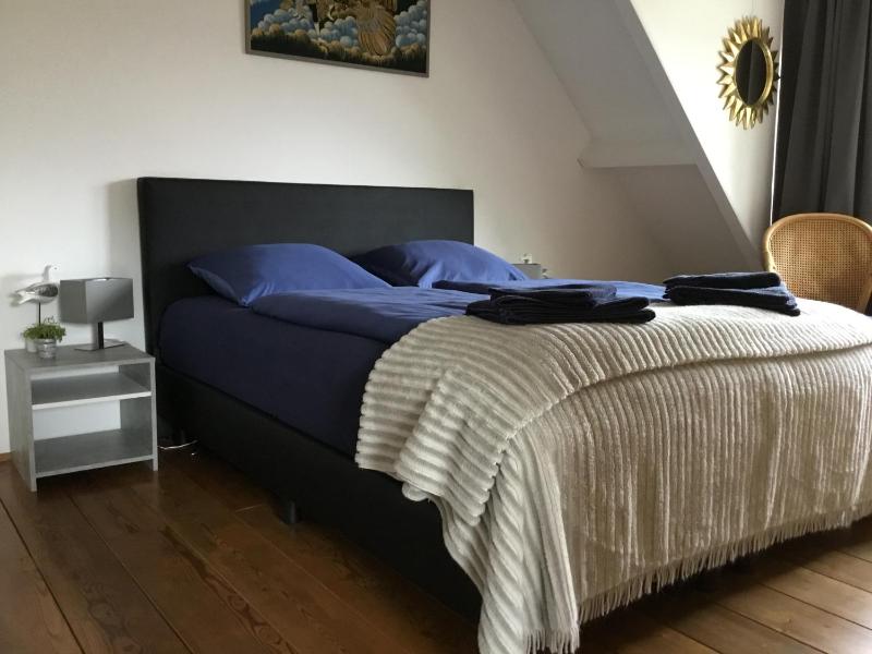 Double Room image 3